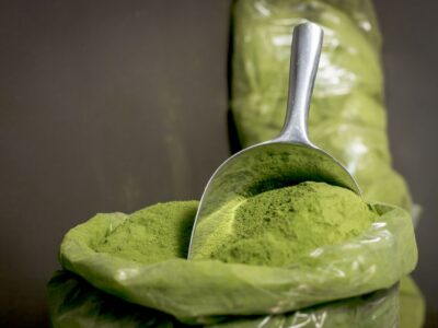 Moringa vs Spirulina: Which Green Supplement Actually Delivers More?
